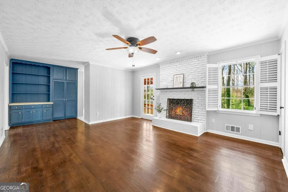 155 King David DR Lilburn, GA 30047