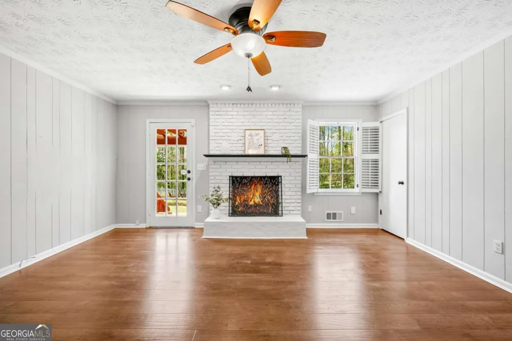 155 King David DR Lilburn, GA 30047
