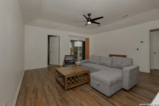 1674 LANTANA CIR New Braunfels, TX 78130