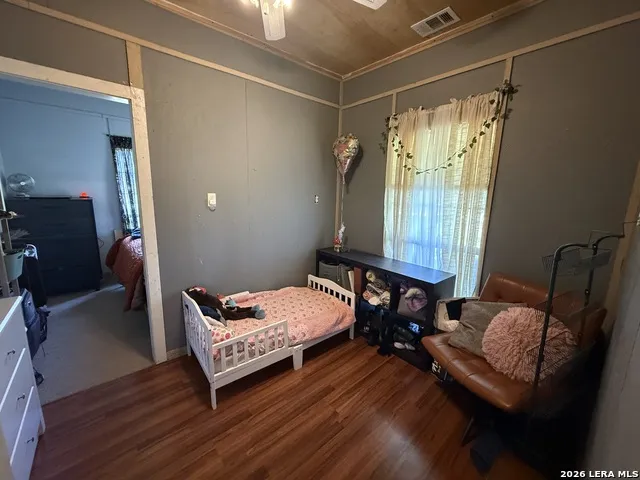 153 Park Bandera, TX 78003