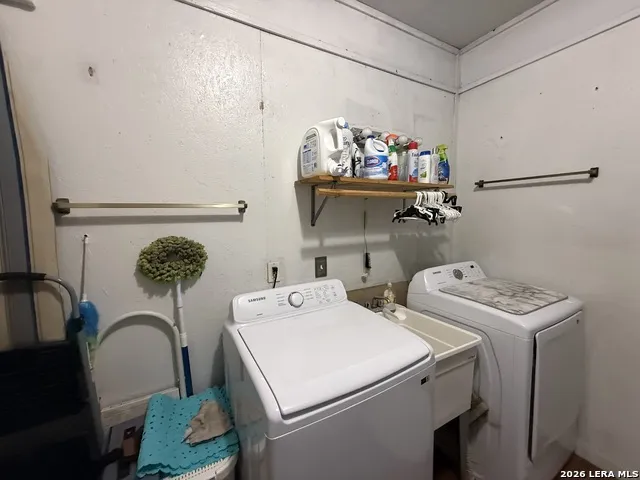 153 Park Bandera, TX 78003