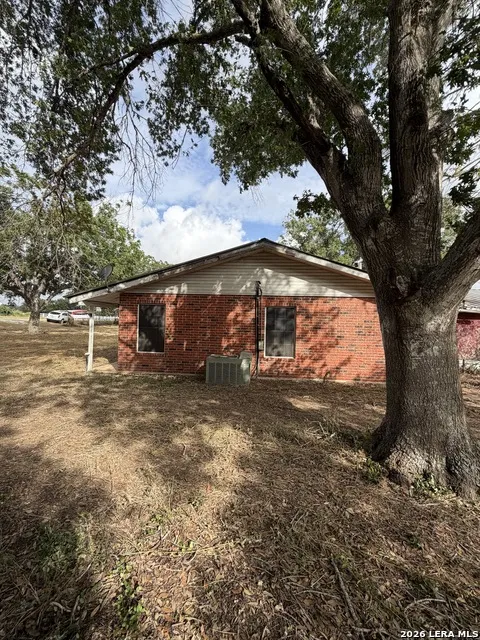 415 SE MAIN ST Stockdale, TX 78160