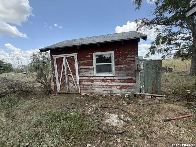 415 SE MAIN ST Stockdale, TX 78160