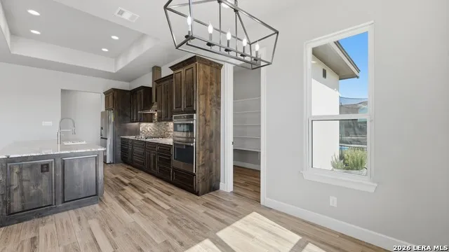125 VALLEY VIEW DR La Vernia, TX 78121