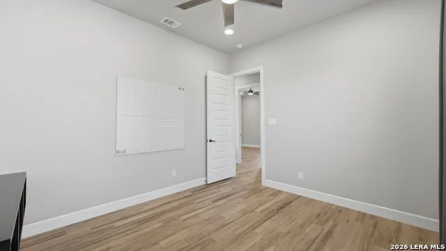 125 VALLEY VIEW DR La Vernia, TX 78121