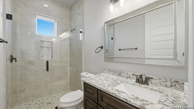 125 VALLEY VIEW DR La Vernia, TX 78121