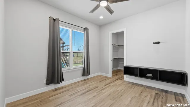 125 VALLEY VIEW DR La Vernia, TX 78121