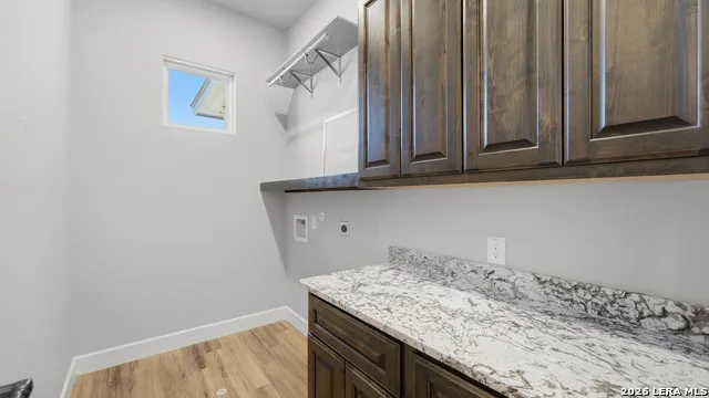 125 VALLEY VIEW DR La Vernia, TX 78121