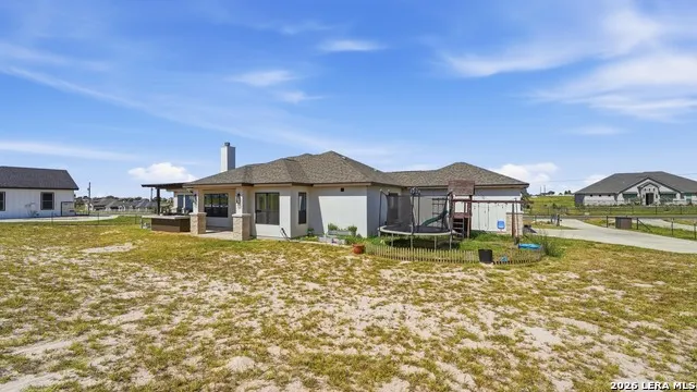125 VALLEY VIEW DR La Vernia, TX 78121