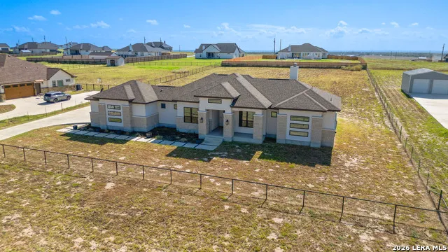 125 VALLEY VIEW DR La Vernia, TX 78121