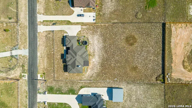 125 VALLEY VIEW DR La Vernia, TX 78121