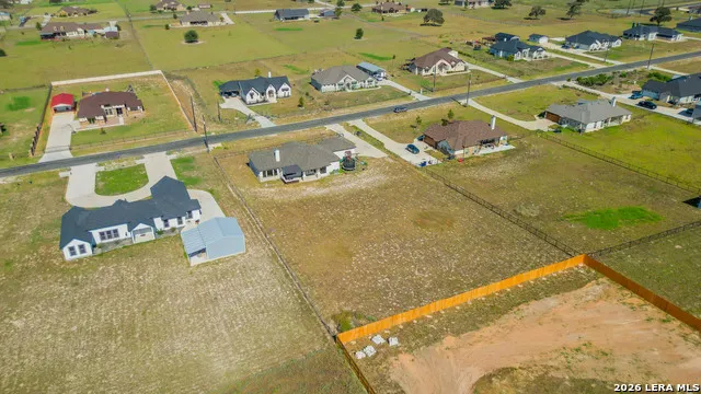 125 VALLEY VIEW DR La Vernia, TX 78121