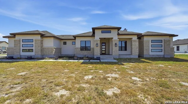 125 VALLEY VIEW DR La Vernia, TX 78121