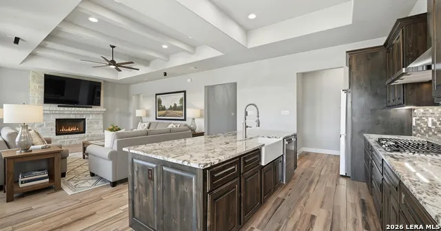 125 VALLEY VIEW DR La Vernia, TX 78121
