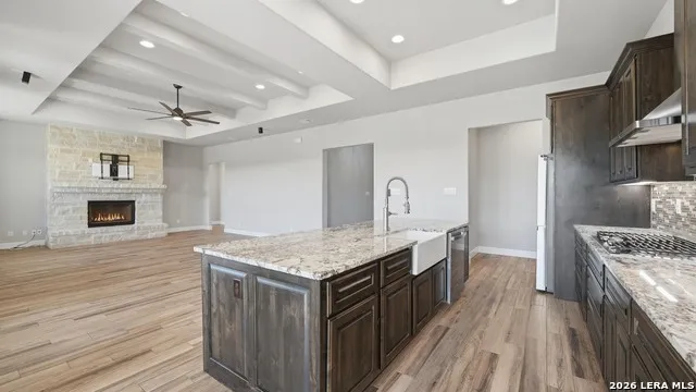 125 VALLEY VIEW DR La Vernia, TX 78121