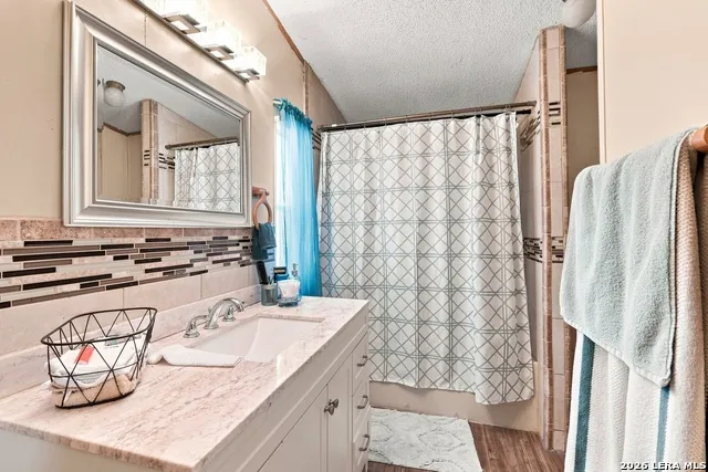 80 Michael Rd Poteet, TX 78064