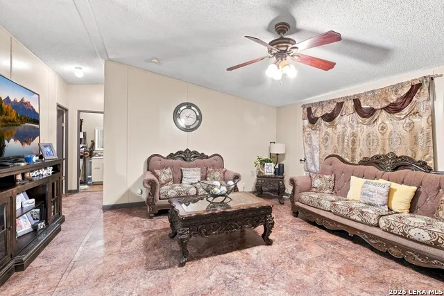 80 Michael Rd Poteet, TX 78064