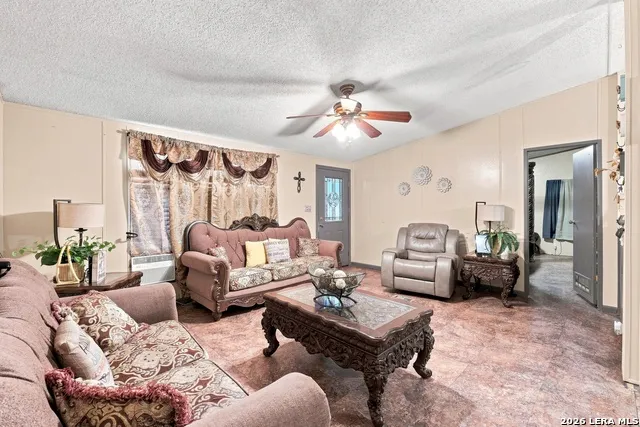 80 Michael Rd Poteet, TX 78064