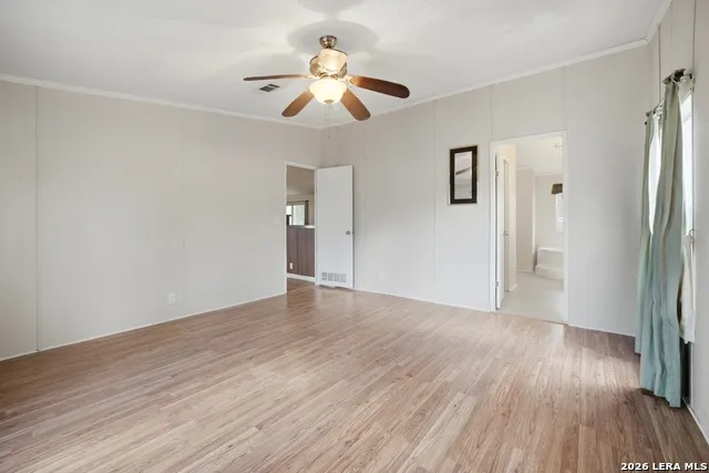 100 SANDY OAK LN Stockdale, TX 78160