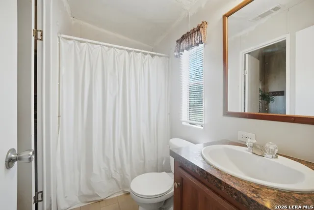 100 SANDY OAK LN Stockdale, TX 78160