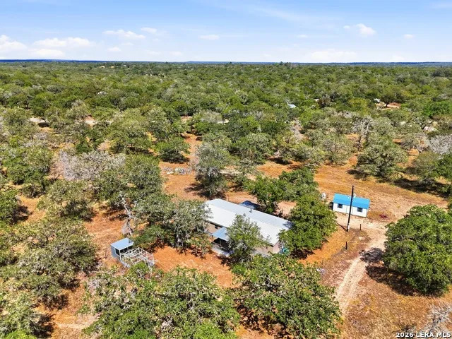 100 SANDY OAK LN Stockdale, TX 78160