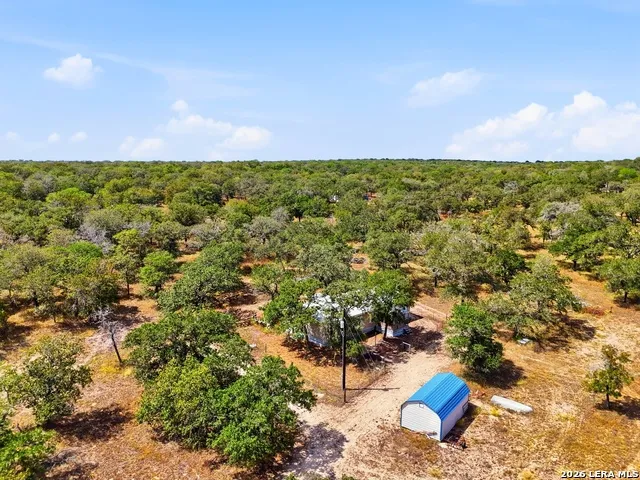 100 SANDY OAK LN Stockdale, TX 78160