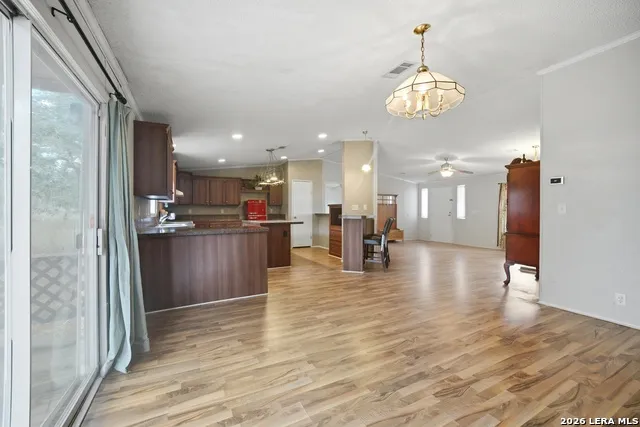100 SANDY OAK LN Stockdale, TX 78160