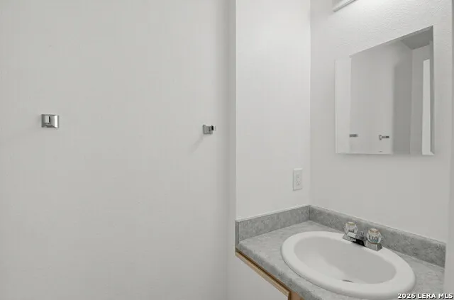 10002 SUNSET PL San Antonio, TX 78245