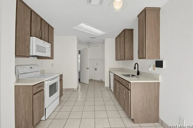 10002 SUNSET PL San Antonio, TX 78245