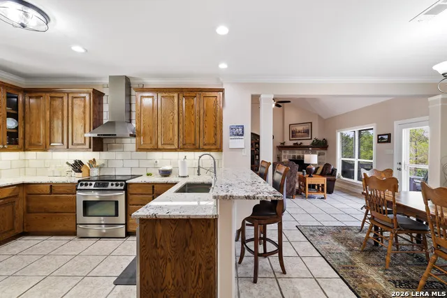 317 WHITE OAK TRL Boerne, TX 78006