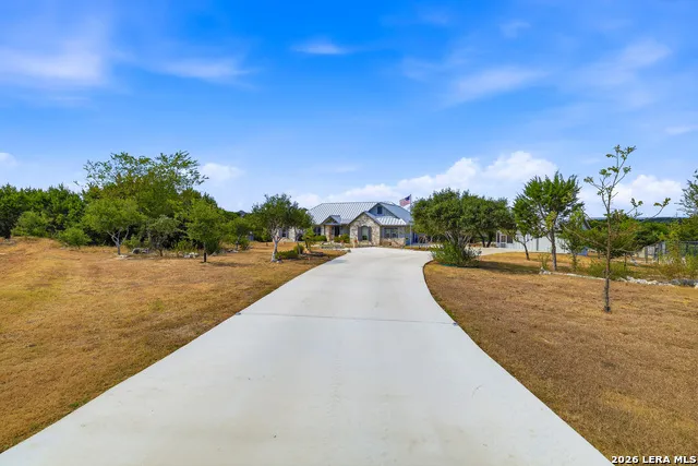 317 WHITE OAK TRL Boerne, TX 78006