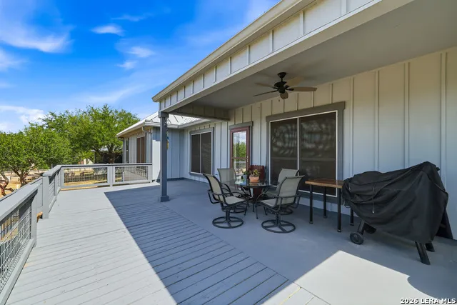 317 WHITE OAK TRL Boerne, TX 78006