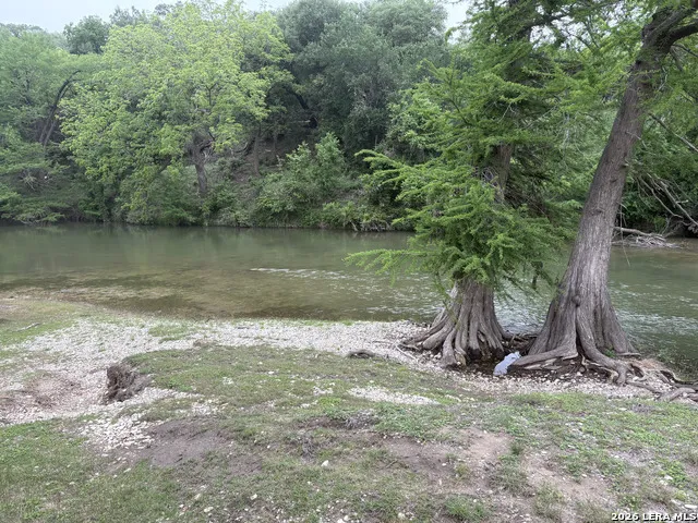 317 WHITE OAK TRL Boerne, TX 78006