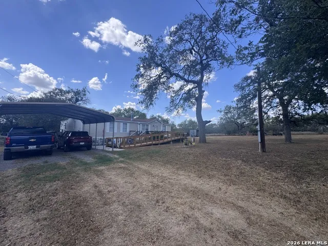3303 SANDY ELM RD La Vernia, TX 78121