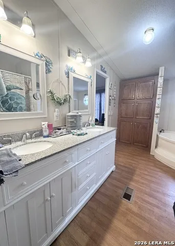 3303 SANDY ELM RD La Vernia, TX 78121