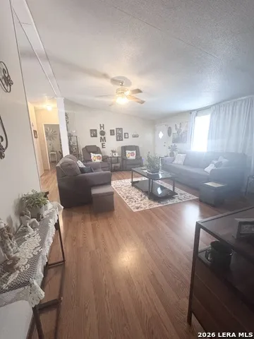 3303 SANDY ELM RD La Vernia, TX 78121