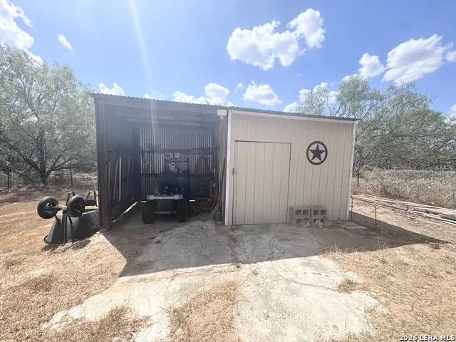 3303 SANDY ELM RD La Vernia, TX 78121
