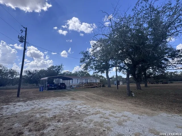 3303 SANDY ELM RD La Vernia, TX 78121