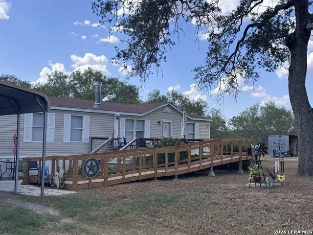 3303 SANDY ELM RD La Vernia, TX 78121