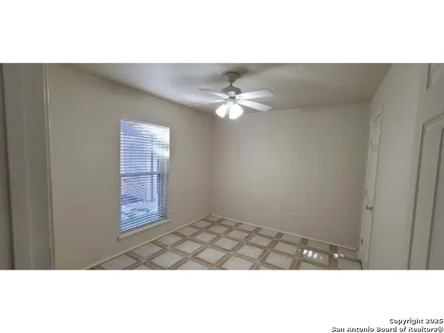 5603 ARNCLIFFE DR Houston, TX 77088