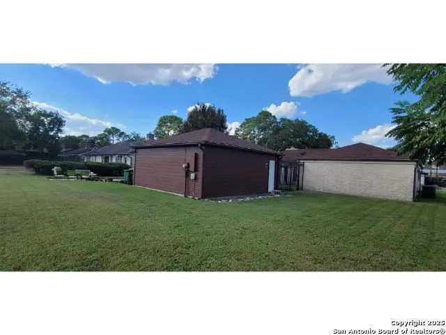 5603 ARNCLIFFE DR Houston, TX 77088