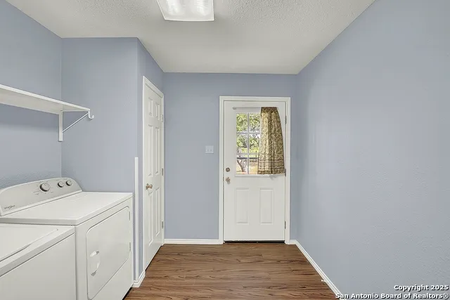 1205 Plum Floresville, TX 78114
