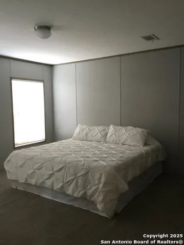 680 SE Front AVE Sabinal, TX 78881