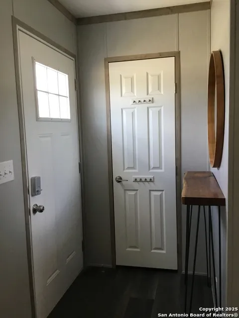 680 SE Front AVE Sabinal, TX 78881