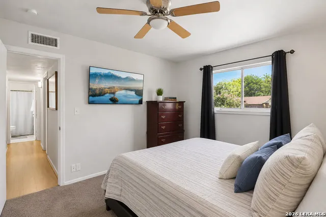 4802 Castle Brg San Antonio, TX 78218