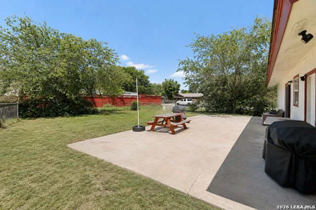 4802 Castle Brg San Antonio, TX 78218