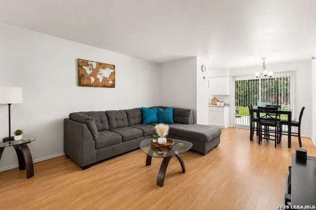 4802 Castle Brg San Antonio, TX 78218