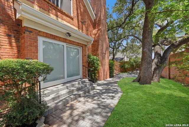 2 Jackson Ct San Antonio, TX 78230