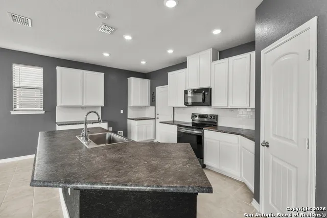8239 Phantom Fld San Antonio, TX 78253
