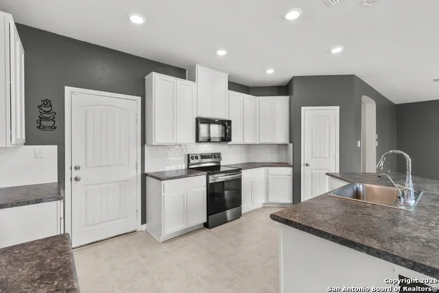 8239 Phantom Fld San Antonio, TX 78253